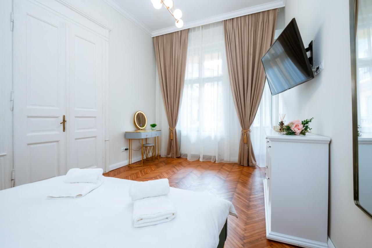 Apartament De Lux Central, P-Ta Matei Corvin Cluj-Napoca Extérieur photo