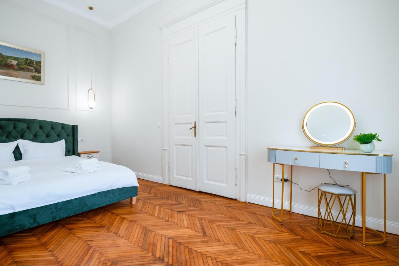 Apartament De Lux Central, P-Ta Matei Corvin Cluj-Napoca Extérieur photo