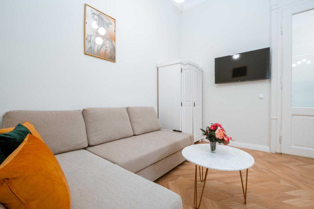 Apartament De Lux Central, P-Ta Matei Corvin Cluj-Napoca Extérieur photo